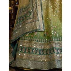 Impresionante Lehenga Choli de Seda Rajwadi para Recepciones, con Bordado de Espejo Verde, para Vestimenta de Boda - Product Image 1