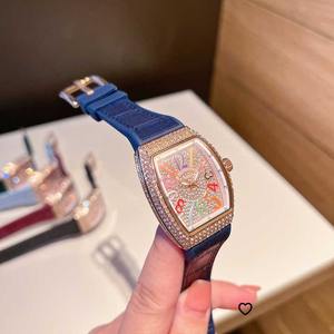 Reloj de Cuarzo de Lujo al por Mayor de Fábrica con Piedras Incrustadas y Bisel en Forma de Barril, Diseño de Alta Gama, Moda Asequible - Product Image 2