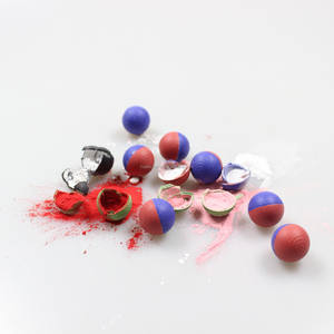 Gran oferta, juegos de tiro al aire libre, bolas de polvo de autodefensa, balas de bentonita de calcio, bolas de pintura para entrenamiento - Product Image 2