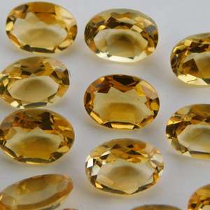 พลอยซิทรินสีเหลืองธรรมชาติทรงรีขนาด 3x5 มม. แบบเจียระไนเหลี่ยมเพชรพลอย สำหรับทำเครื่องประดับ ผลิตในอินเดีย โดยบริษัท Kiran & Sons Gems Co - Product Image 2