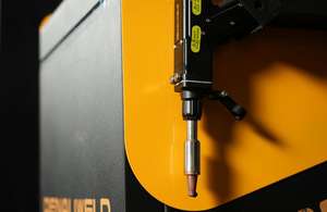 Soldadora/Limpiadora Láser Automática DenaliWeld CR3000 de 3kW, Riel Guía Digital Hanjiang, Fácil de Operar, Precio Competitivo, Láser Au3tech - Product Image 4