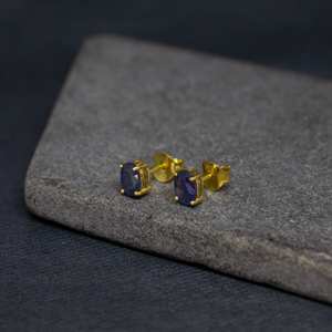 Anillo de Compromiso y Boda para Mujer, Clásico, con Zafiro Natural Facetado en Bruto, Engaste de Garra, Gema Hecha a Mano, Plata de Ley 925 Chapada en Oro - Product Image 5