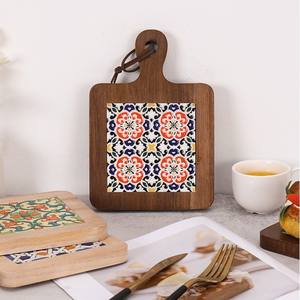 Dessous de plat en bois naturel avec centre en carreaux de céramique pour casseroles et poêles à frire - Product Image 3