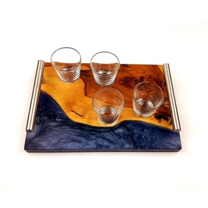 Elegante Bandeja de Servicio de Resina y Madera para el Hogar Moderno, Uso Diario y Recepción de Invitados con un Servicio de Lujo Disponible desde India - Product Image 1