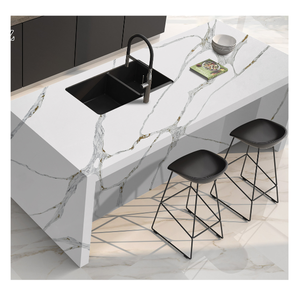 Usine directe Calacatta White Island Veines grises Dalle de pierre de quartz artificiel poli pour une utilisation en cuisine directement du fabricant - Product Image 1