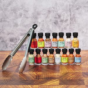 Juego BBQ de Especias para Parrilla Smokehouse by Thoughtfully Incluye Pinzas para BBQ, Gran Regalo para Hombres, Papá o Esposo en Días Festivos - Product Image 2