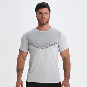Camiseta deportiva de manga corta en blanco barata para correr, camiseta con logotipo de sublimación con impresión personalizada, camiseta de poliéster de secado rápido para hombre - Product Image 1
