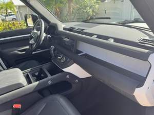 รถดีเฟนเดอร์ 110 เอส รุ่นฉลองครบรอบ 30 ปี ปี 2023 รุ่นฉลองครบรอบ 30 ปี เครื่องยนต์เทอร์โบ 4 สูบ ขับเคลื่อน 4 ล้อ ไม่ได้ดัดแปลง - Product Image 6