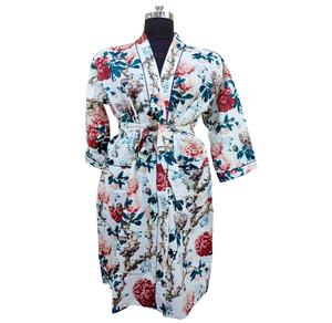 Sofisticado Vestido de Trabajo Bloom, Bata de Noche de Algodón con Kimono Estampado y Cinturón Separado - Product Image 3