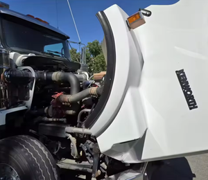 Camión de Campo Petrolero Kenworth T800 de Eje Tándem, Usado, Año 2018, Motor Cummins 525HP, Automático, Envío a Todo el Mundo - Product Image 2