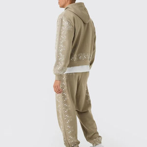 Bas brodés personnalisés, conçus avec une couche de tissu chaud, grammage équilibré et profil de jogging facile pour une demande décontractée moderne - Product Image 5