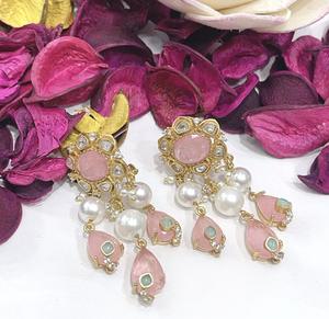 Pendientes de Lujo con Acabado Dorado de la Mejor Calidad, Estilo Tradicional con Piedras, Colección para Bodas, para Mujeres y Niñas - Product Image 1