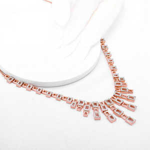 Collar Grace de Anushka en Oro Rosa con Diamantes - Product Image 1
