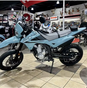 La nouvelle moto tout-terrain KLX 300R (KLX300CSFNN) 2025 - Product Image 2