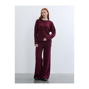 T-shirt à col montant à motif torsadé, design élégant de pull - Product Image 1