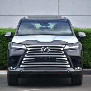 Nouvelles voitures ASSEZ UTILISÉES Boîte de vitesses automatique Essence Carburant Intérieur en cuir foncé clair R20 Taille du pneu FWD Drive Galerie de toit en alliage d'aluminium - Product Image 1