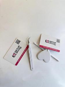 Pince à cils blanche personnalisable avec logo et miroir cœur pour extensions de cils – Précision élevée, acier inoxydable, manche à grille diamantée pour volume - Product Image 2