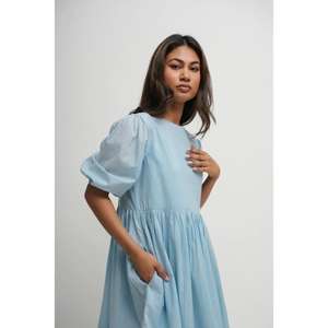 Robe longue décontractée pour femme, bleu clair, manches courtes, couleur unie, à volants, écologique, coupe ample, taille naturelle, style A - Product Image 3