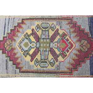 Alfombra Turca de 1.9x3.1 pies (57x93 cm), Alfombra Vintage con Estampado Animal Rojo - Product Image 4