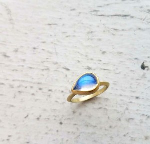 Pierre de lune arc-en-ciel de qualité étonnante 10x14mm en forme de rectangle ensemble de lunette de pierre précieuse bande mince bague en argent sterling 925 plaqué or - Product Image 4