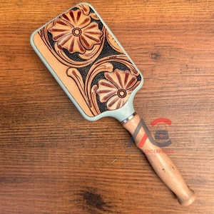 Nouveau à la mode grand massage carré cuir chevelu usiné à la main brosse à cheveux en bois coussin en cuir véritable peigne de Massage pagaie brosse à cheveux - Product Image 1