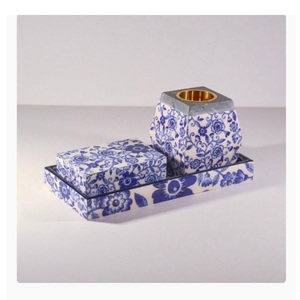 Ensemble de brûleurs de charbon de bois en résine et émail au design unique pour les parfums d'intérieur et les occasions de cadeaux disponibles à la vente - Product Image 1