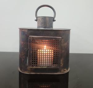 Elegante linterna de metal resistente con diseño agradable Portavelas de Pilar confiable para la decoración navideña del hogar - Product Image 6