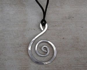 Collar con colgante en forma de espiral, cadena de cuello de acero inoxidable, joyería Unisex geométrica Simple a la moda - Product Image 2