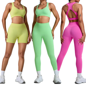 Vente en gros de vêtements décontractés pour femmes, nouvelle collection avec logo personnalisé, vêtements de yoga, vêtements de gym et leggings gaufrés sans couture pour femmes - Product Image 1