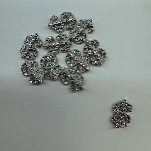 A10jet Set di 10 Eleganti Charm per Unghie a Forma di Simbolo del Denaro in Argento, Accessori Unici e Glamour per Nail Art Francese 3D con Campione Gratuito - Product Image 1