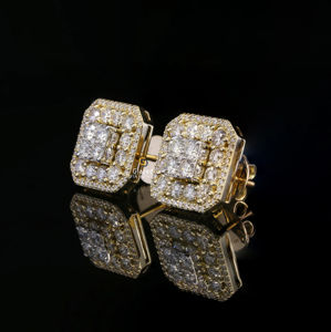 Pendientes de tuerca de moda helados en plata de ley 925 y diamantes cultivados en laboratorio de corte brillante redondo en claridad VVS - Product Image 3