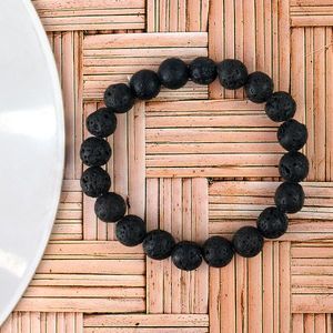 Bracelet en perles de pierre de lave plaqué or 10 mm rond style bohème pour l'ancrage et la stabilité - Product Image 3