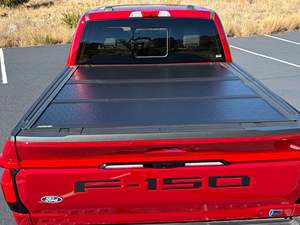 F-150 Lightning Platinum 2024 à double moteur 4x4, batterie à autonomie étendue, rouge métallisé rapide - Product Image 4