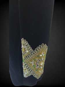 Mini-robe noire en velours brodée et embossée à la main, motif abeilles, style européen de luxe, anti-plis, à capuche, pour femme - Product Image 5