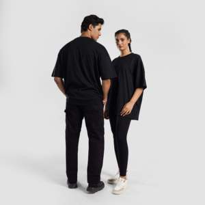 เสื้อยืดโอเวอร์ไซส์เนื้อหนัก สีดำ ผ้าเจอร์ซีย์ ย้อมสีพื้น พร้อมลายสกรีนแบบ Shift Tee Design - Product Image 1