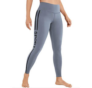 Leggings en tissu extensible pour femmes avec logo personnalisé Design OEM Matériau respirant pour les promotions au détail avec techniques de strass - Product Image 4
