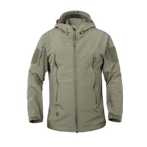 Veste Softshell camouflage à capuche en toile enduite, col montant, style streetwear, service OEM ODM, fabrication sur mesure, haute qualité, pour homme - Product Image 1