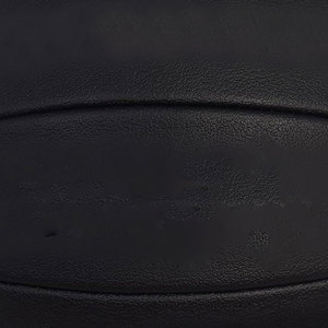 Ballon de volley-ball d'entraînement taille 5 en microfibre haute performance – Ballon en PU cousu à la machine à prise souple pour des passes améliorées, fabriqué au Pakistan - Product Image 5