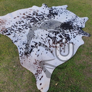 Alfombra de Cuero Vacuno con Pelo Brasileño, Tamaño y Color Personalizables, Unisex, 25-27 Pies Cuadrados - Product Image 3