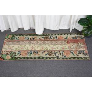 Tapis en laine turque vintage 1.6x4,1 pieds Beige et vert grande zone de patchwork rectangulaire avec support en latex pour décor de couloir - Product Image 1