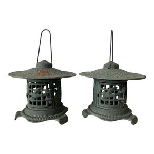 Faroles de Jardín de Hierro Fundido Estilo Antiguo, Decoración de Patio Exterior Vintage, Portavelas de Metal con Motivos de Pájaros y Bambú a Bajo Precio - Product Image 1