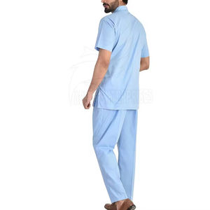 Combinaison de gommage fonctionnelle pour médecins avec évents latéraux et poches sécurisées pour outils Uniforme de médecin pour hommes - Product Image 4
