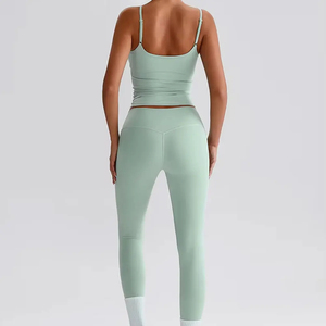 Ensemble de survêtement décontracté et écologique pour femme, idéal pour le fitness et le yoga, comprenant un haut sans manches, un short respirant taille basse et un soutien-gorge de sport, effet délavé - Product Image 1