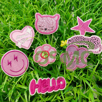 Personnalisé 3D Coudre-Sur Logo Applique Brodé Feutre Chenille Patches Alphabet Lettres Fleur DIY PVC Tissu Décorations pour Chapeaux