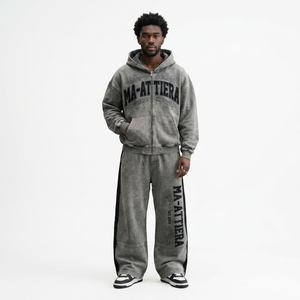 Conjunto de chándal de dos piezas para hombre, estilo vintage, con sudadera con cremallera y pantalones anchos. - Product Image 1