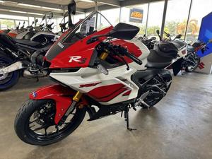 YZF-R3 2026 Édition 70e Anniversaire - Product Image 2