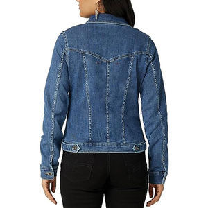 Veste en jean décontractée pour femmes Matériau frais avec décoration de boutons Vente chaude Prix bas pour l'été - Product Image 3
