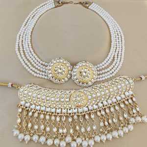 Collar de Gargantilla Kundan tradicional de alta calidad con pendientes de cadena de oreja para mujer, perfecto para bodas, ocasiones festivas - Product Image 5