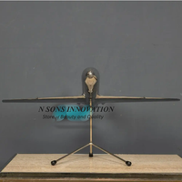 Modèle d'avion vintage en aluminium, sculpture artisanale Art Déco, décoration aéronautique moderne du milieu du siècle, décoration de table de haute qualité