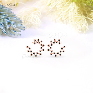 Diseño de joyería única Diamante negro Push Back Studs 14K Oro sólido Corte redondo 0,3 CTW Pendientes de constelación de diamantes al por mayor - Product Image 1